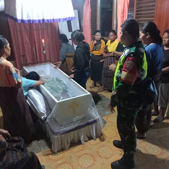 Babinsa Koramil 1602-01/Ende Laksanakan Komsos dan Pengamanan Wilayah Pasca Kejadian Duka di Onekore