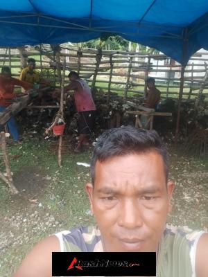 Pembangunan KDKMP Desa Baadale Berjalan Lancar, Babinsa Turut Terlibat Langsung