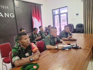 Babinsa Kupang Tingkatkan Kemampuan Konstruksi Jembatan