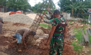 Babinsa Laksanakan Monitoring Wilayah dan Pengawasan Pembangunan KDKMP di Lobalain