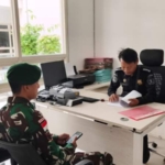 Deportasi WNA, Wujud Tegakkan Aturan Satgas Pamtas Yonarhanud 2 Kostrad Dengan PLBN Wini