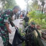 ‎Wujudkan Lingkungan Asri, Kodim 1607/Sumbawa Bersinergi Laksanakan Gotong Royong
