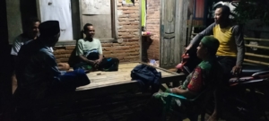 Kongkow-kongkow Malam Babinsa Koramil Hu’u Tingkatkan Solidaritas Warga Desa Ranggo