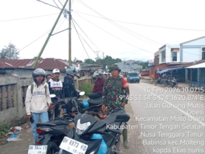 Pasar Kapan Lebih Tertib, Babinsa Mollo Utara Turun Langsung Jaga Keamanan dan ketertiban