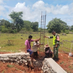 Pastikan Kualitas Bangunan, Babinsa Batutua Awasi Lanjutan Proyek KDKMP
