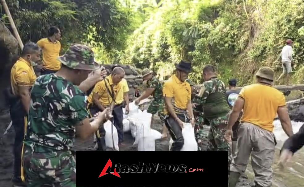Sinergi TNI–Polri dan Warga Gotong Royong Perbaiki Bendungan Tukad Sangsang.