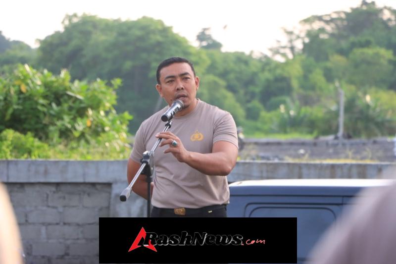 Polres Klungkung Gelar Aksi Bersih Pantai di Pantai Sidayu.