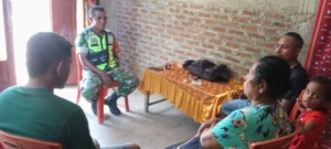 TNI-Desa Bersinergi, Pamwil dan Komsos Babinsa Maurole Berjalan Aman dan Tertib