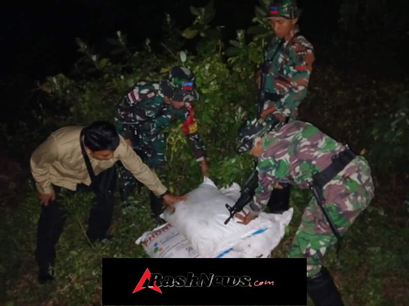 Keberhasilan Satgas Pamtas Yonarhanud 2 Kostrad Gagalkan Penyelundupan 1/4 Ton Pupuk