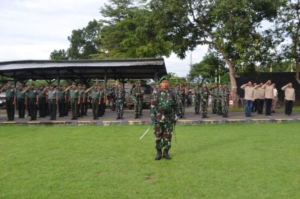 Upacara Bendera Rutin, Kodim 1614/Dompu Teguhkan Semangat Pengabdian