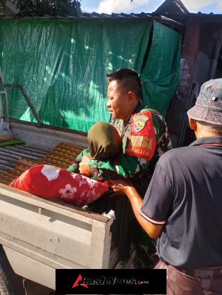 Babinsa dan Bhabinkamtibmas Bantu Lansia Lumpuh di Mataram