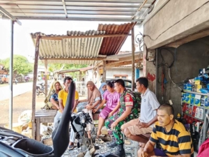 Babinsa Desa Lune Himbau Warga Tingkatkan Kebaikan di Bulan Ramadhan