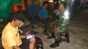 TNI Hadir di Tengah Masyarakat, Patroli Malam Jaga Stabilitas Keamanan