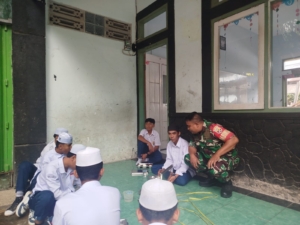 Koramil Taliwang Dukung Peningkatan Gizi Pelajar melalui Pendampingan Program MBG