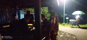 Sinergi Babinsa dan Karang Taruna, Ronda Malam Ciptakan Lingkungan Aman