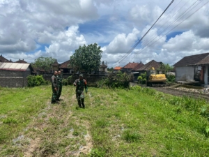 Sinergi TNI dengan Pemerintah Desa, Danramil Tembuku Dampingi Kasdim Tinjau Rencana Gerai KDKMP