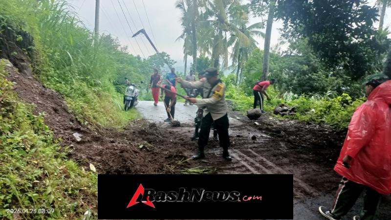 Kegiatan Gotong royong berjalan dengan tertib aman dan lancar.