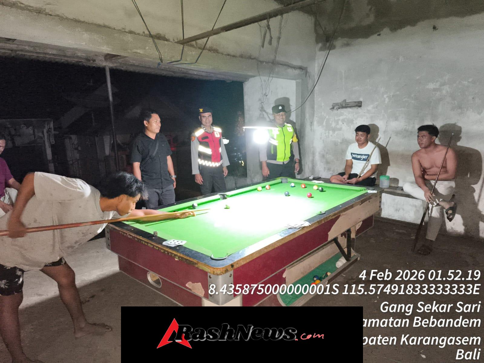 Ciptakan Situasi Kondusif, Polsek Bebandem Gelar Blue Light Patrol di Objek Vital dan Pemukiman