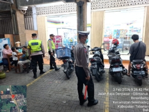 Cegah Kejahatan Konvensional, Polsek Selemadeg Gencarkan Patroli “Blue Light”*