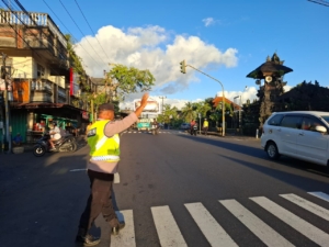 *Cegah Fatalitas, Polsek Selemadeg intensifkan Strong Point Pagi