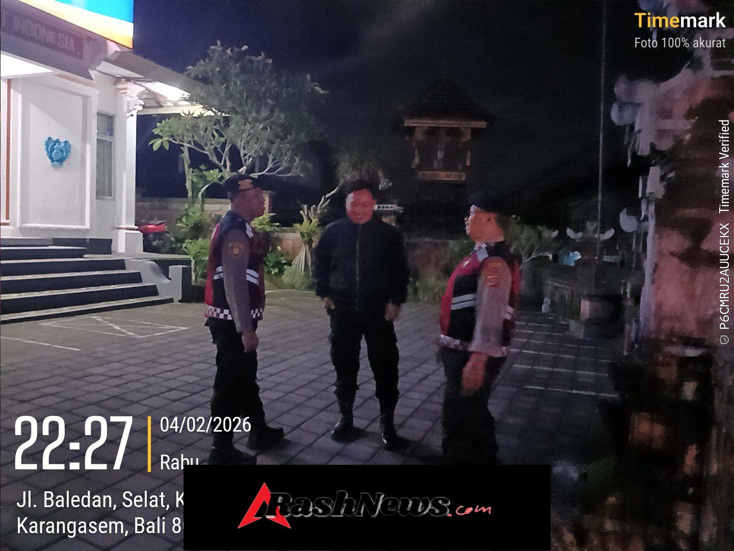 Polsek Selat Laksanakan Blue Light Patrol untuk Tingkatkan Keamanan Wilayah