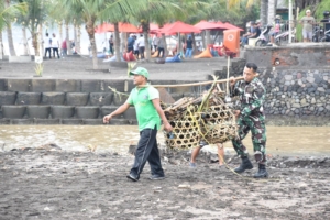 Jumat Bersih Berkelanjutan, Pantai Eks Pelabuhan Buleleng Disasar Aksi Bersih Sampah