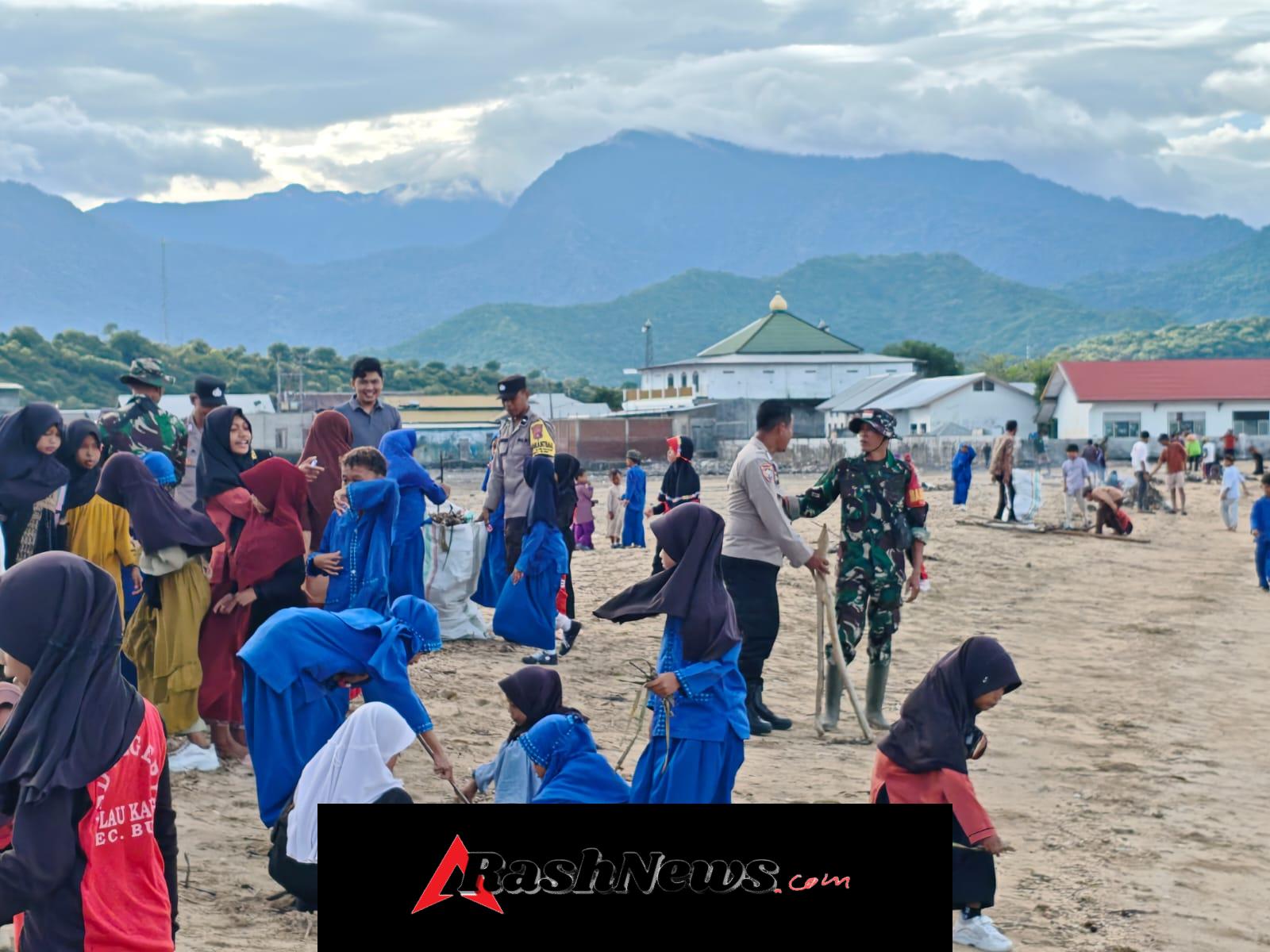 Pantai Bersih, Warga Bahagia: Kebersamaan TNI dan Masyarakat di Pulau Kaung