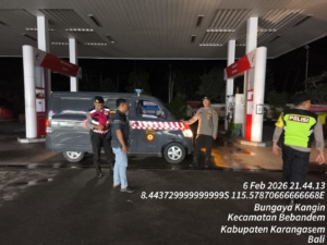 Polsek Bebandem Gelar Blue Light Patrol, Pastikan Situasi Wilayah di Tengah Cuaca Ekstrem Agar Aman 