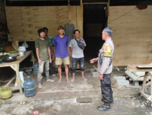 Sambangi Warga Binaan, Bhabinkamtibmas Desa Sangkan Gunung Melaksanakan “Minggu Kasih”. 