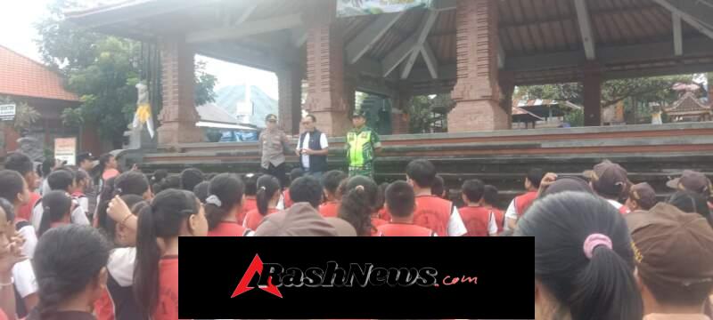 Wujudkan Lingkungan Bersih dan Sehat, Koramil 1609-05/Sukasada Turun ke Pasar Tradisional