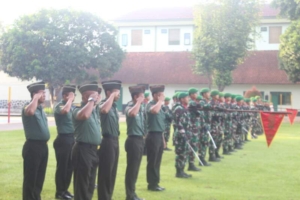 Sinergi Kodim 1616/Gianyar dan Yonzipur 18/YKR Terpancar dalam Upacara Bendera Gabungan