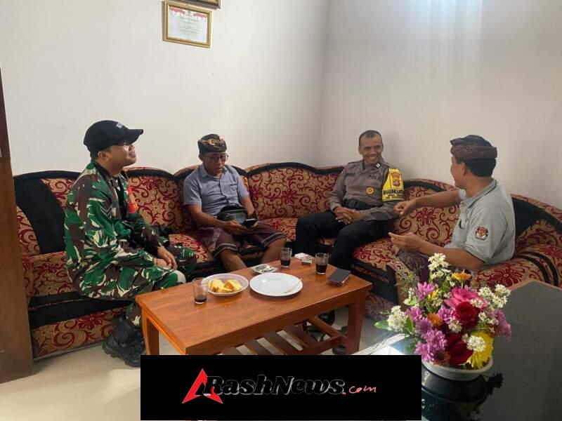Selalu Hadir Dan Menyatu, Babinsa Timuhun Silahturahmi Dan Komsos Bersama Perangkat Desa