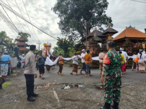 Pengamanan Terpadu Pastikan Upacara Ngaben di Belumbang Berlangsung Tertib dan Lancar