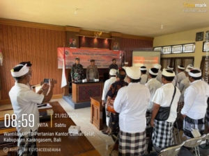 Anggota Koramil 1623-06/Selat Hadiri Paruman Alitan Penetapan Prajuru MDA Kecamatan Selat