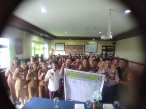 Evaluasi Guna Wujudkan Peningkatan Yankes Dan Derajat Kesehatan, Babinsa Kamasan Hadir Dampingi Rapat Mini Lokakarya