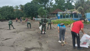 Koramil 1609-06/Banjar dan Istansi terkait Aksi Nyata Jaga Lingkungan di Pesisir Temukus