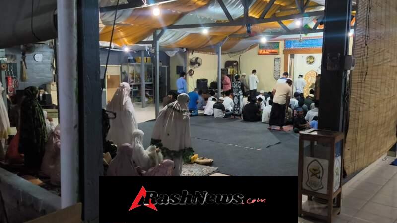 Berikan Pendampingan, Babinsa Tegallalang Pastikan Tarawih Berjalan Aman dan Tertib