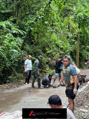 Tingkatkan Keselamatan Pengguna Jalan, Gotong Royong Rabat Beton Digelar di Banjar Tamblingan