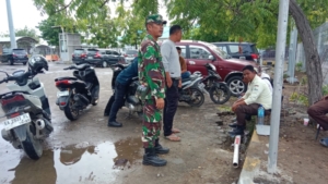 Pengamanan Pelabuhan Poto Tano, Babinsa Hadir Beri Rasa Aman kepada Masyarakat