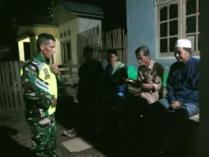 Patroli Teritorial Babinsa Donggo Wujudkan Situasi Aman dan Harmonis di Desa Binaan