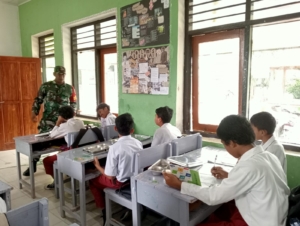 TNI Hadir di Sekolah, Program Makan Bergizi Gratis Berjalan Lancar di Jereweh