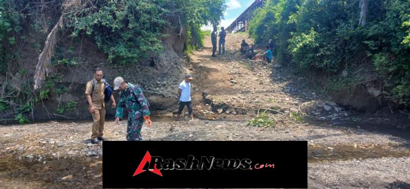 Danramil 1614-02/Kempo Dampingi Survei Lokasi Pembangunan Jembatan di Desa Ta’a