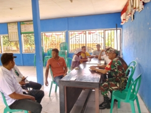 Komsos Babinsa Koramil 1614-05/Pekat Serap Aspirasi Aparat Desa Nangakara