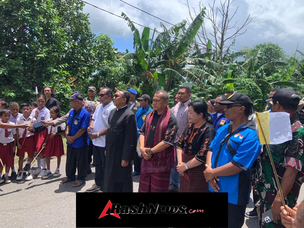 Ribuan Umat Hadiri Penyambutan Uskup, Babinsa Fokus Amankan Jalur Kegiatan