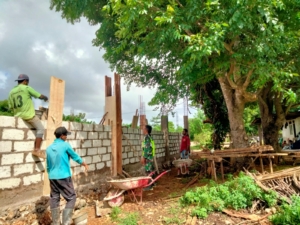 Babinsa Koramil 1627-01/Ba’a Monitoring Pembangunan KDKMP di Desa Lekunik