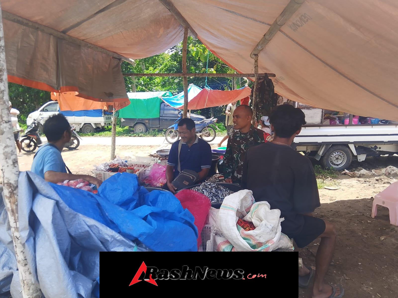 Melalui Komsos Pasar, Babinsa Serap Aspirasi Warga Desa