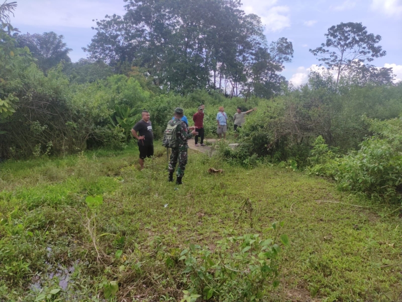 Demi Pembangunan Tepat Sasaran, Babinsa Koramil 1612-01/Ruteng Kawal Pengukuran Lokasi KDMP
