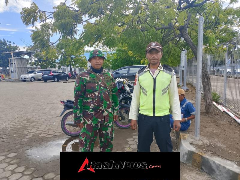 TNI Hadir di Pelabuhan Poto Tano, Babinsa Pastikan Keamanan Arus Penyeberangan
