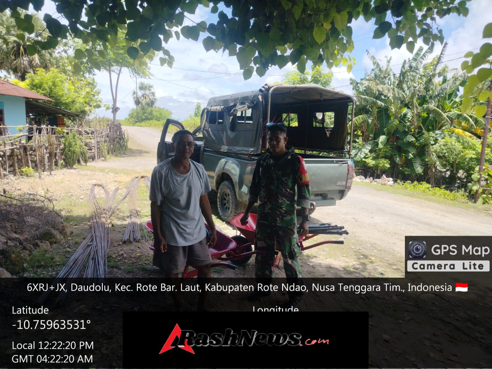 Monitoring Wilayah, Babinsa Pastikan Penurunan Material KDKMP Berjalan Aman dan Lancar