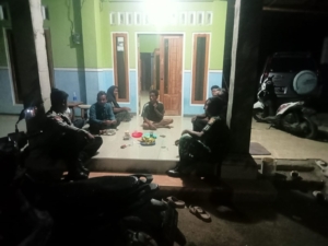 Sertu Fahrizal Laksanakan Patroli Malam, Jaga Kamtibmas Wilayah Binaan